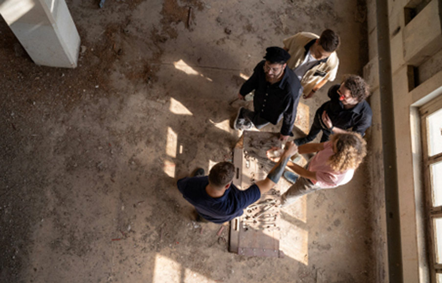 THE GARDENER & THE TREE